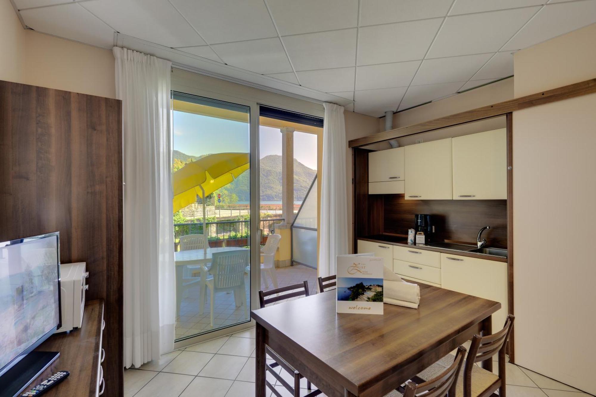 Hotel Residence Zust Verbania Zewnętrze zdjęcie